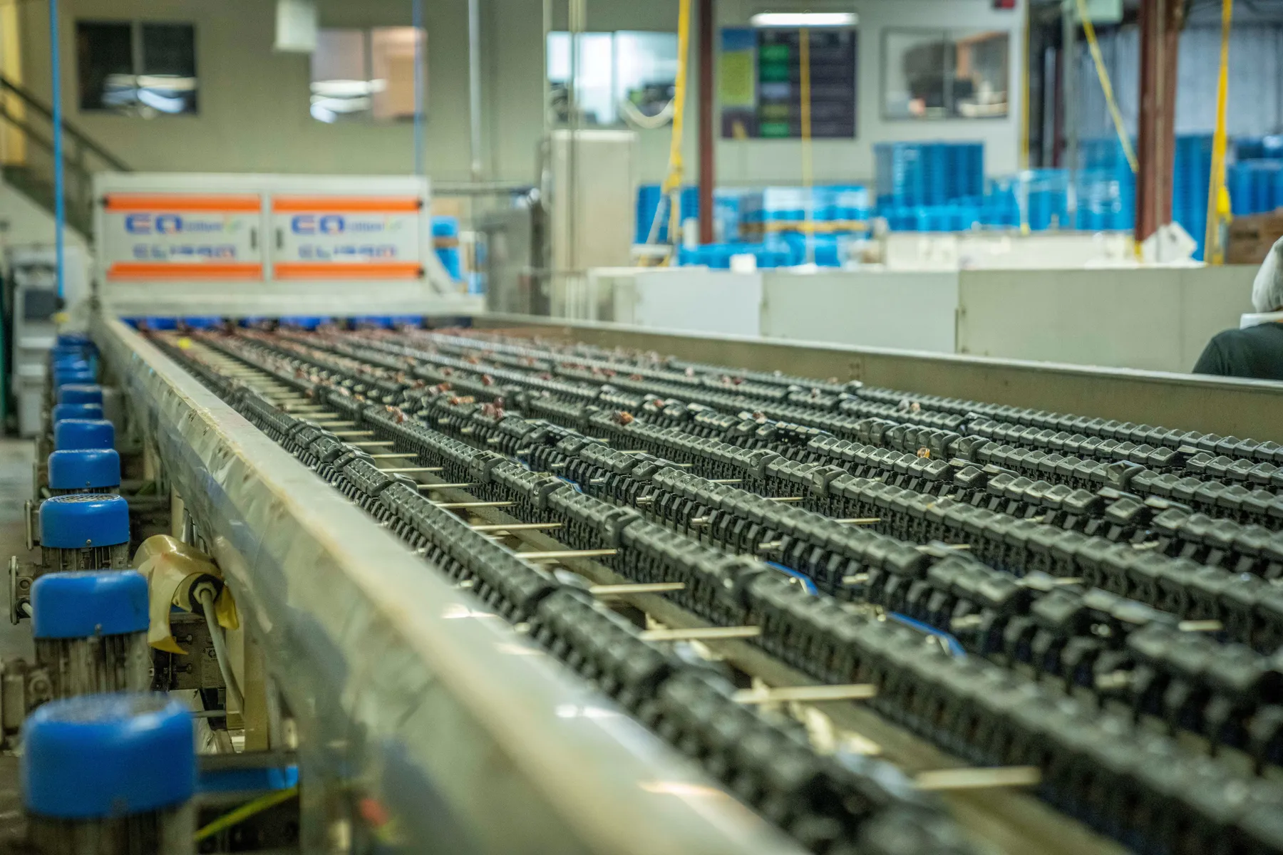 Industrial production conveyor used to identify process faults